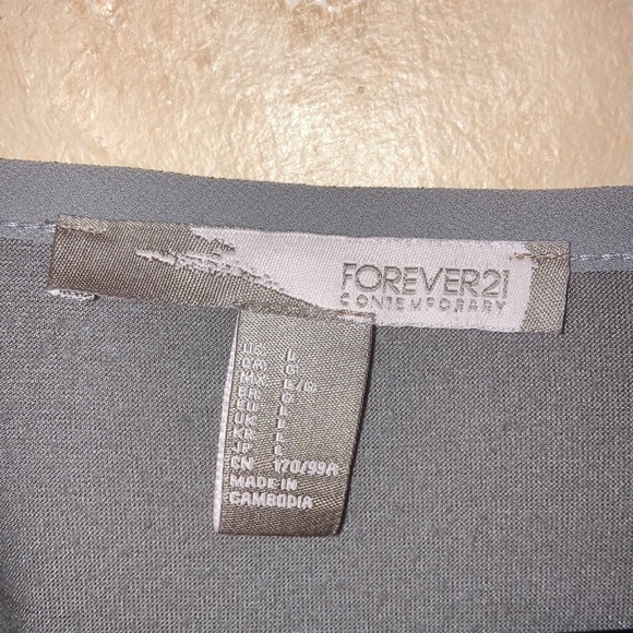 FOREVER21 Long sleeve - Picture 2 of 3